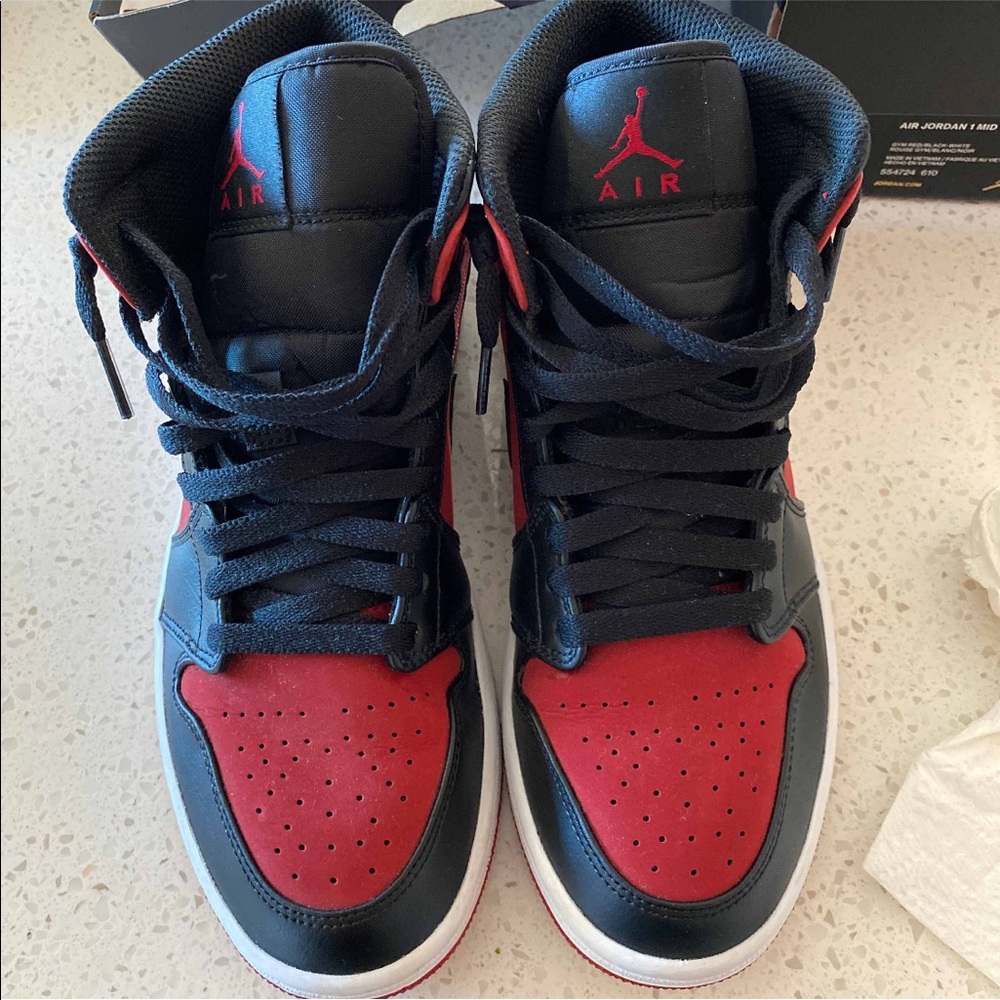 Jordan 1 mid gym red and black